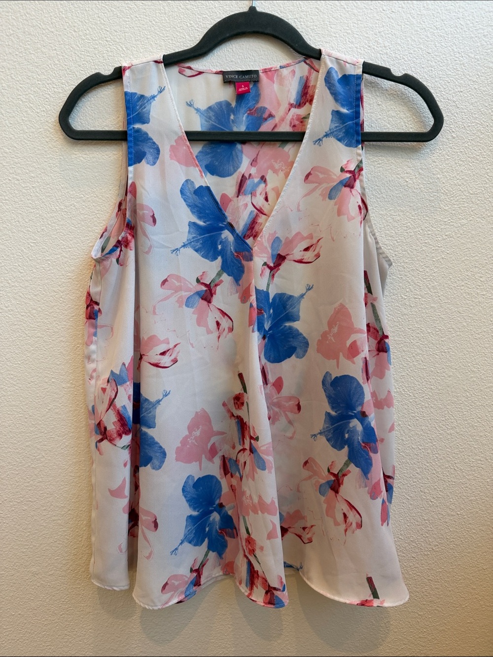 Vince Camuto Sleeveless floral Blouse Size Small V-neck